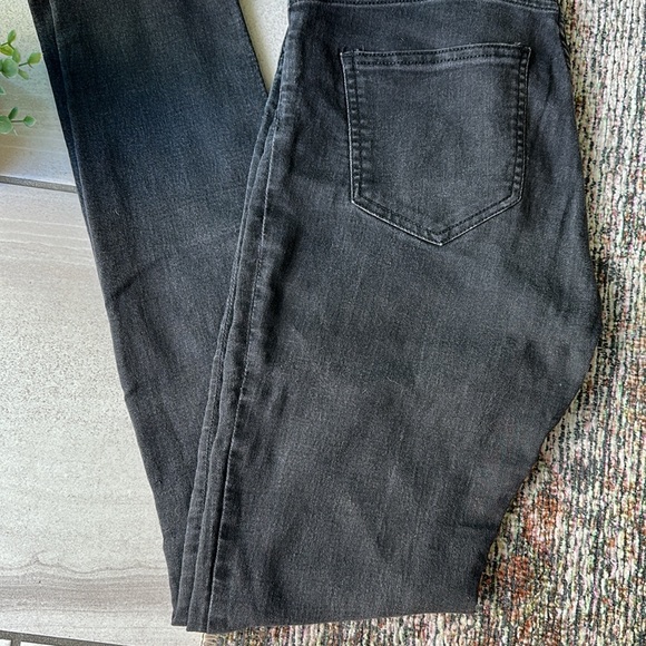 H&M washed black denim skinny jeans (size US 8) ✨ - Picture 3 of 6